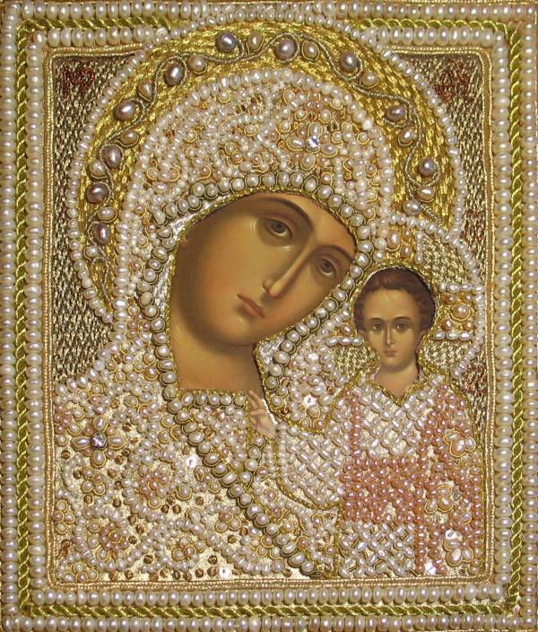икона Божией Матери Казанская в жемчужной ризе